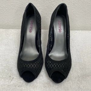 Connie Womens Black Suede Leather Perforated Peep Toe Pump Heel Size 6.5 Classic